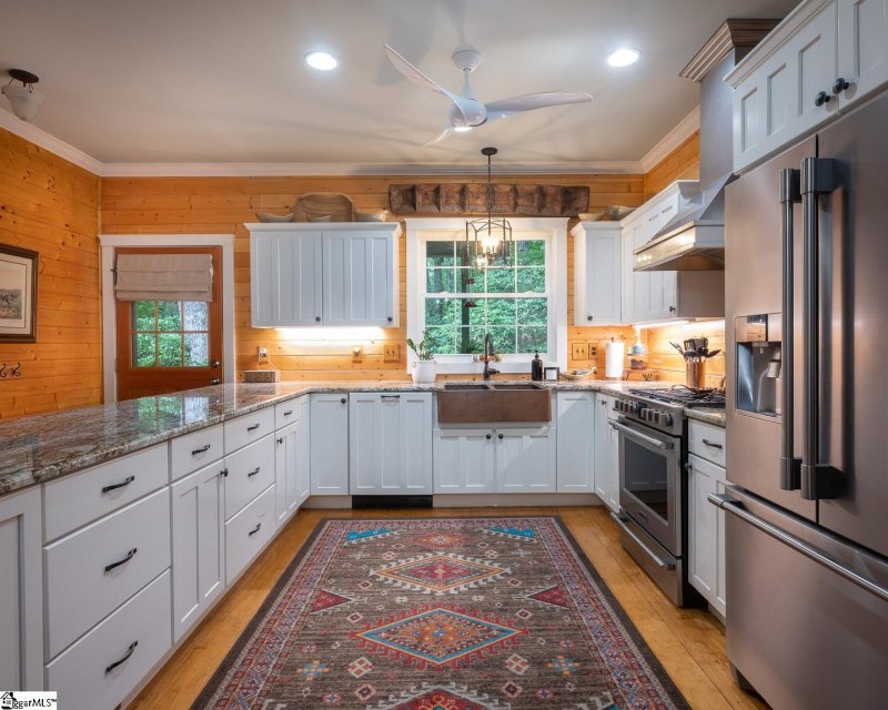 Property image 5 at 512 Cliff Ridge Drive, Cleveland, SC 29635