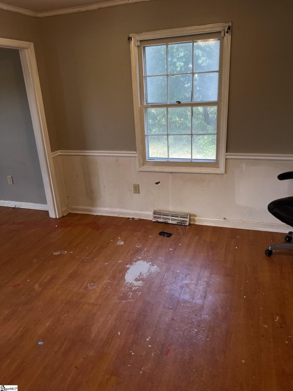 Property image 3 at 98 Stella Avenue, Greenville, SC 29609