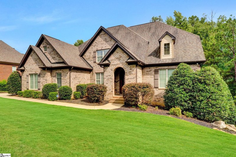 Property image 2 at 124 Griffith Hill Way, Greer, SC 29651