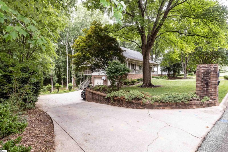 Property image 2 at 232 Hardwood Road, Greenville, SC 29607