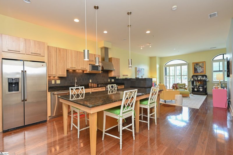 Property image 5 at 400 E McBee Avenue, Greenville, SC 29601