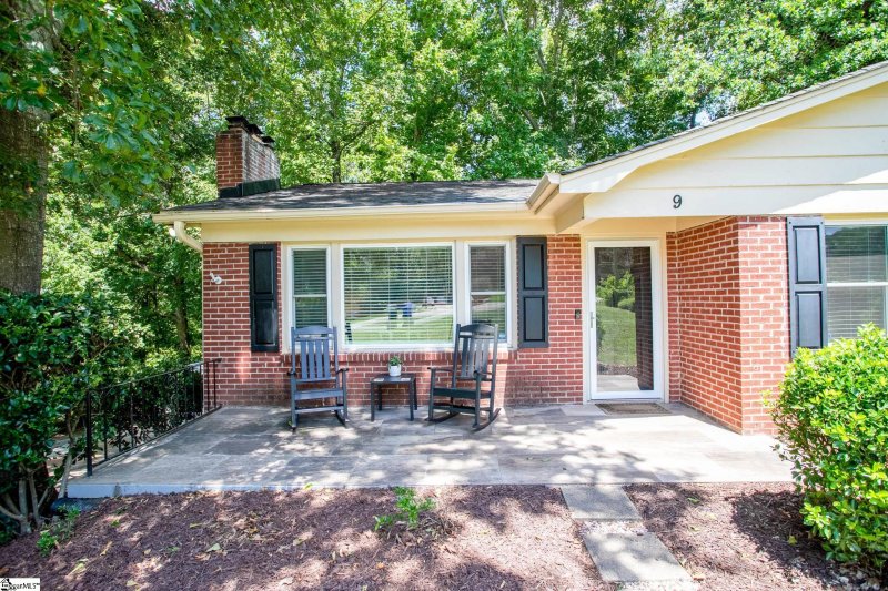Property image 2 at 9 Conway Drive, Greenville, SC 29615