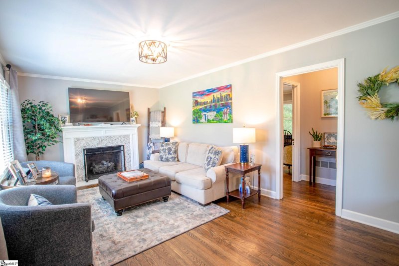 Property image 4 at 9 Conway Drive, Greenville, SC 29615