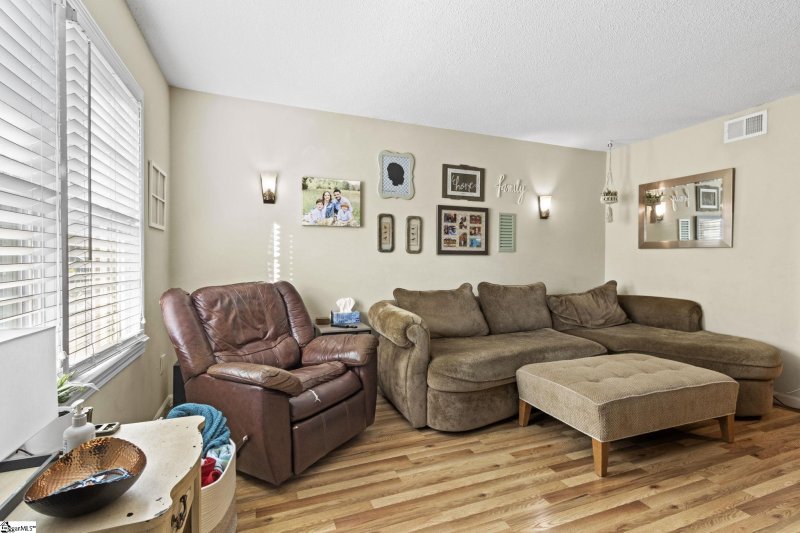 Property image 4 at 501 Edwards Road, Greenville, SC 29615