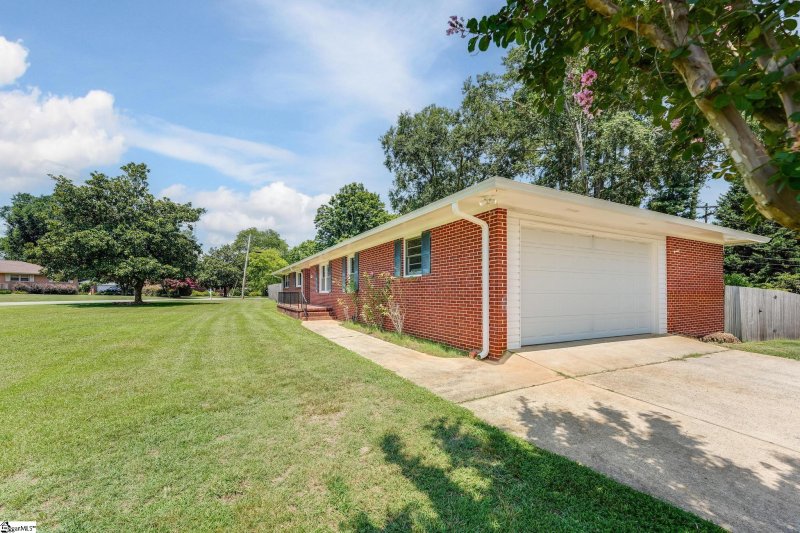 Property image 3 at 501 Drayton Circle, Anderson, SC 29621