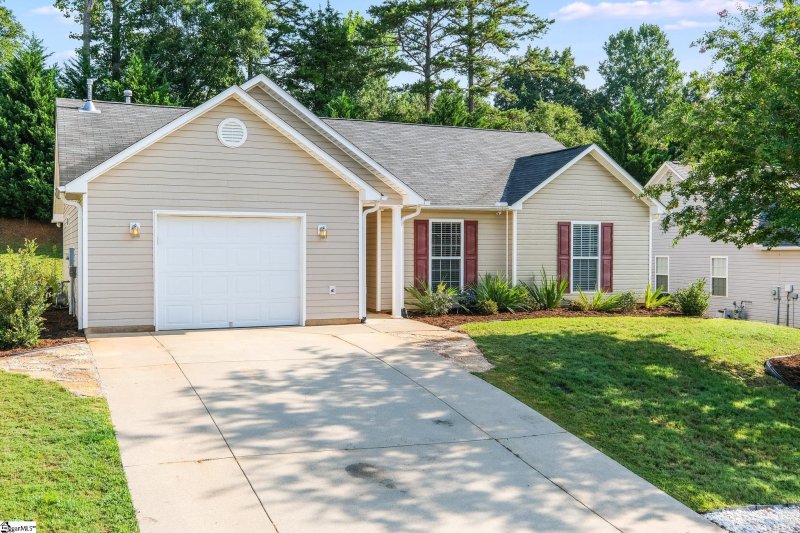 Property image 2 at 204 Fledgling Way, Easley, SC 29642