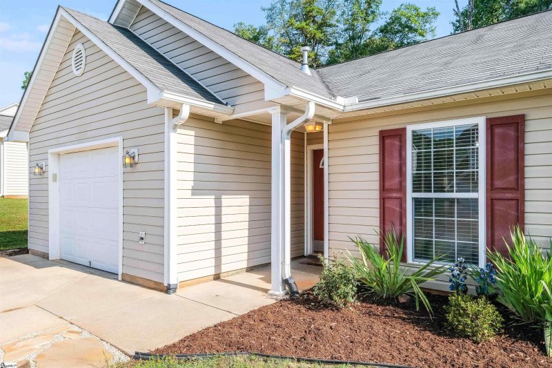 Property image 3 at 204 Fledgling Way, Easley, SC 29642