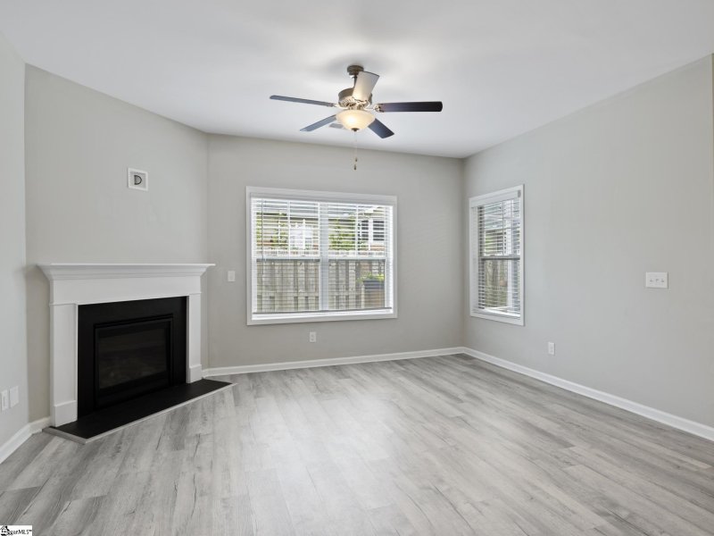 Property image 4 at 403 Cedar Bluff Way, Mauldin, SC 29662