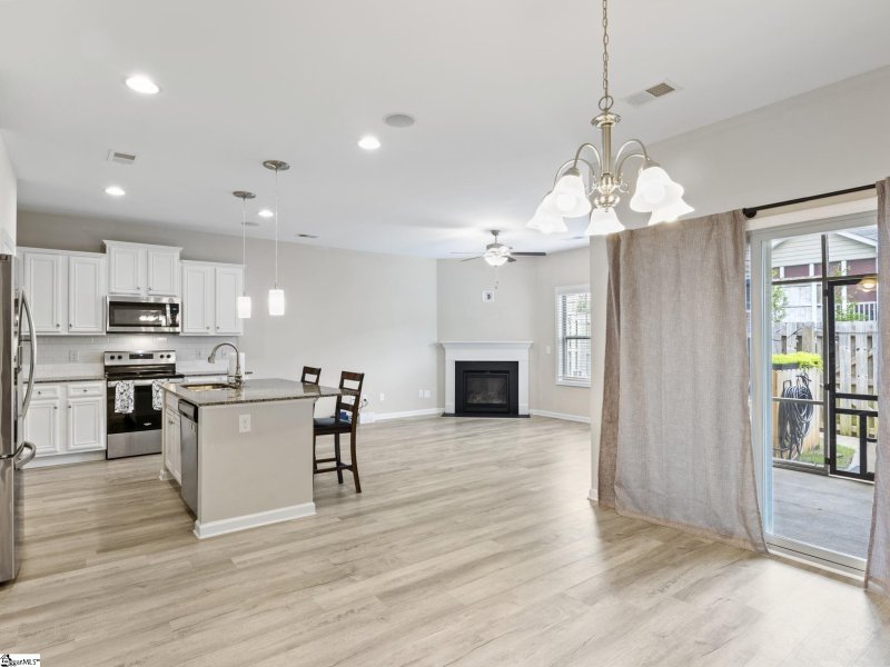 Property image 5 at 403 Cedar Bluff Way, Mauldin, SC 29662