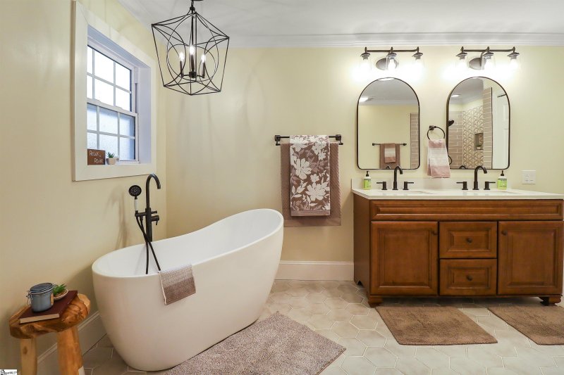 Property image 3 at 203 Front Street, Easley, SC 29640