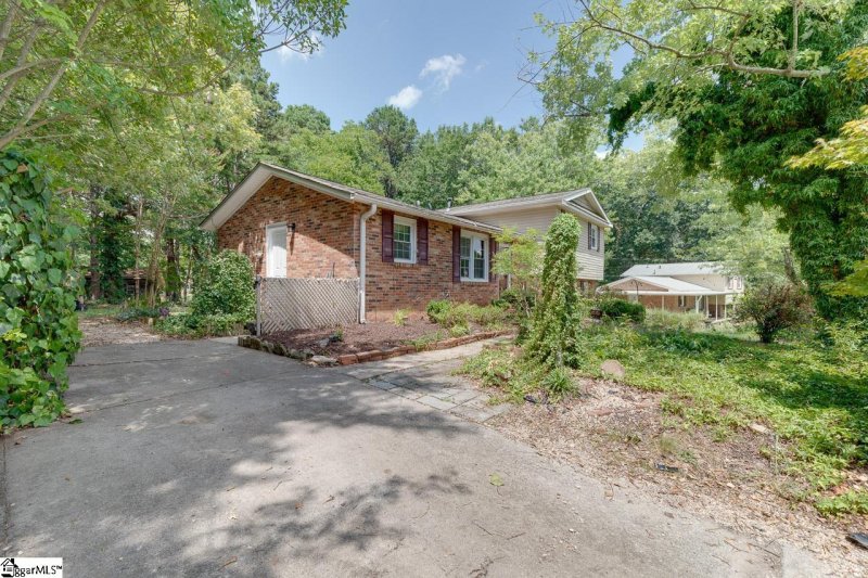 Property image 3 at 714 Fairview Street, Fountain Inn, SC 29644