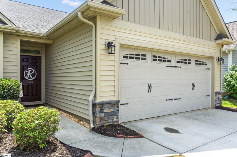 Property image 2 at 224 Riverdale Road, Simpsonville, SC 29680