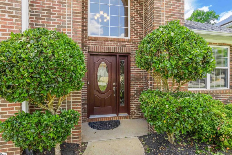 Property image 2 at 109 Roberts Hill Drive, Taylors, SC 29687