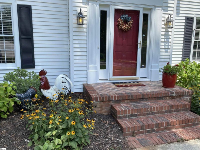 Property image 2 at 101 E Woodburn Drive, Taylors, SC 29687