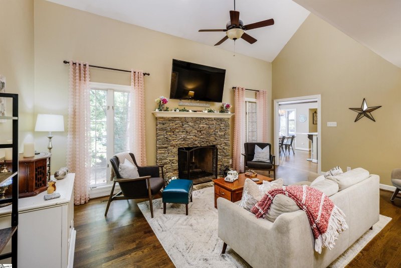 Property image 3 at 101 Bentcreek Court, Easley, SC 29642