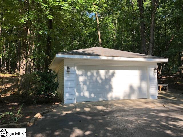 Property image 4 at 105 Left Bank Court, Laurens, SC 29360