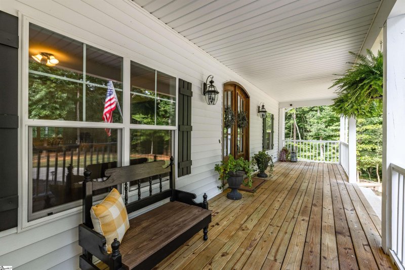 Property image 2 at 639 Grandwood Boulevard, Gray Court, SC 29645-6337