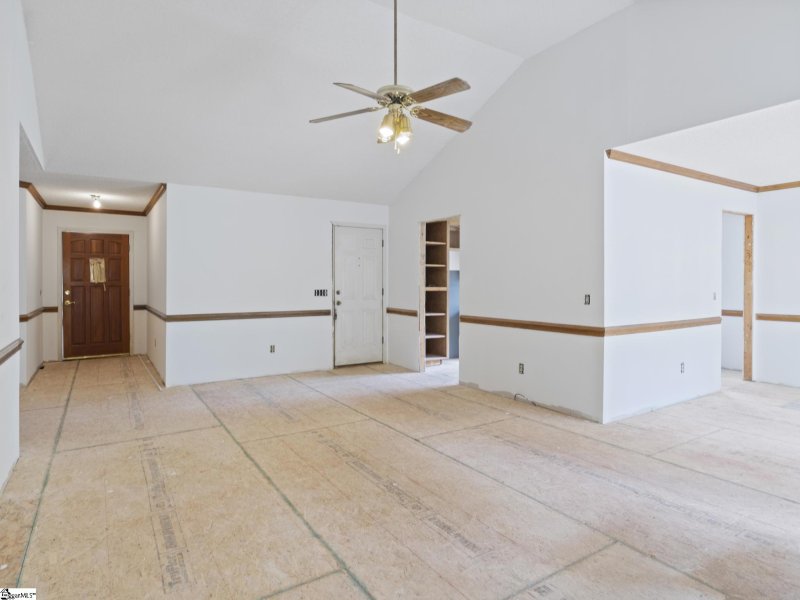Property image 5 of 217 Waterbury Court in Ambergate, Simpsonville, SC 29680