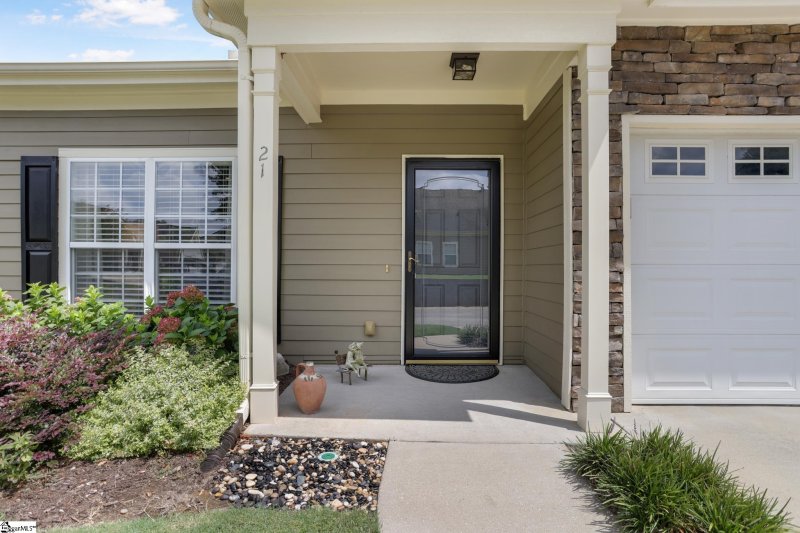 Property image 2 at 21 Davis Keats Drive, Greenville, SC 29607
