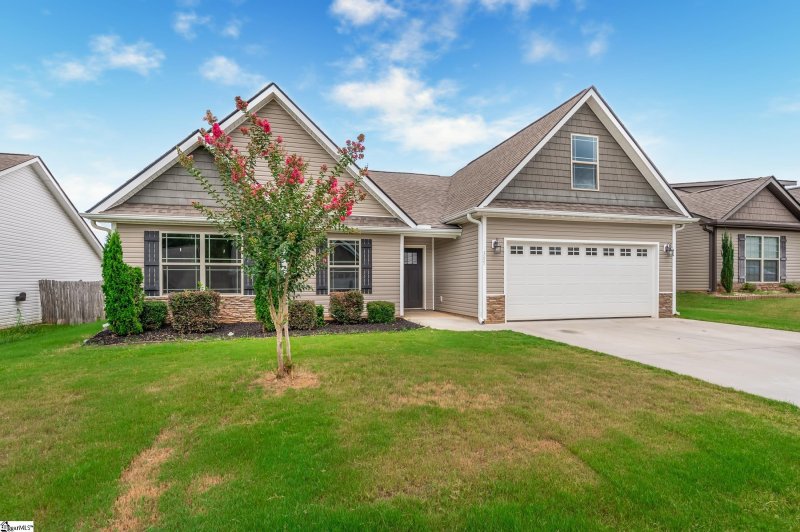 Property image 2 at 305 Catterick Way, Fountain Inn, SC 29644