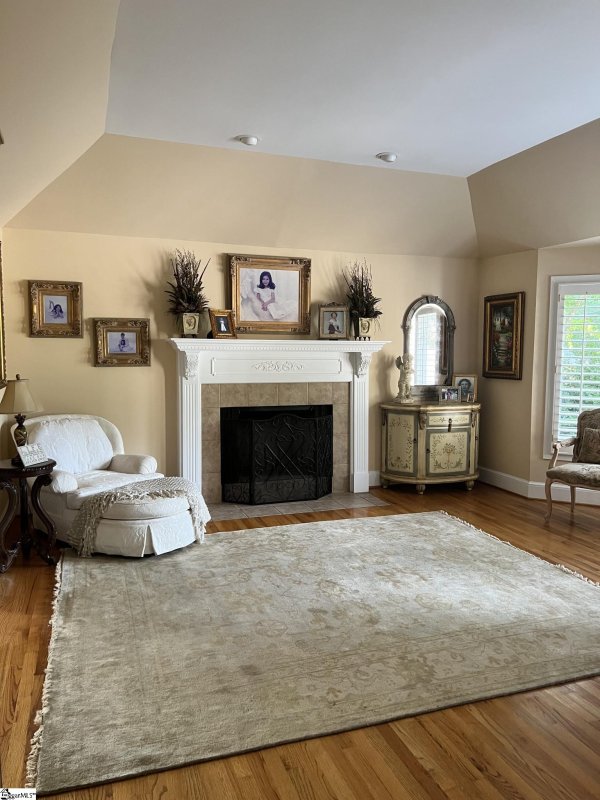 Property image 4 at 225 E Cranberry Lane, Greenville, SC 29615