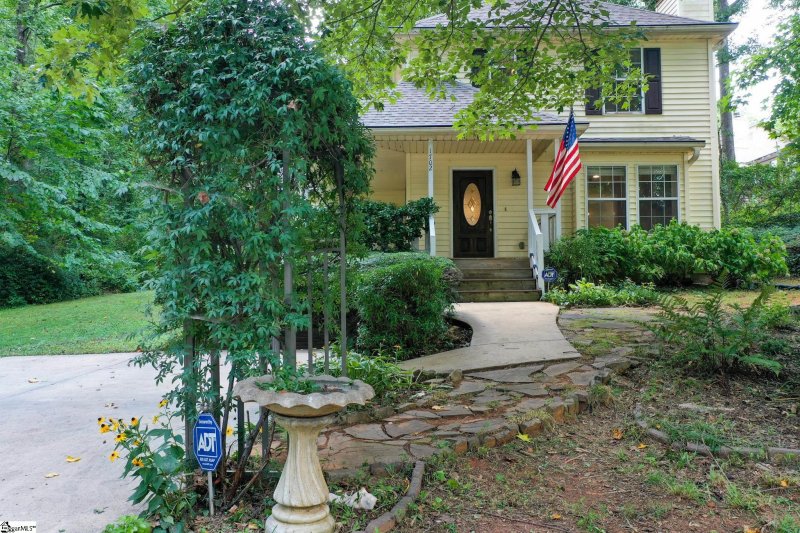 Property image 2 at 1702 Winding Way, Taylors, SC 29687