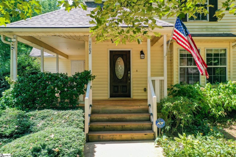 Property image 3 at 1702 Winding Way, Taylors, SC 29687