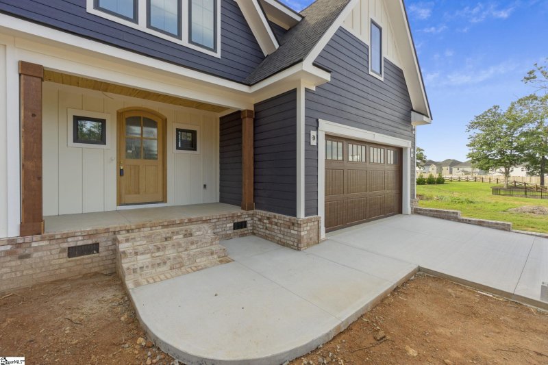 Property image 2 at 8 Angelo Court, Greenville, SC 29607