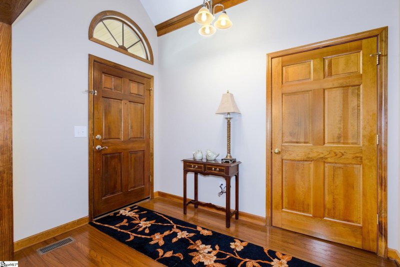 Property image 4 at 102 Chenoweth Drive, Simpsonville, SC 29681