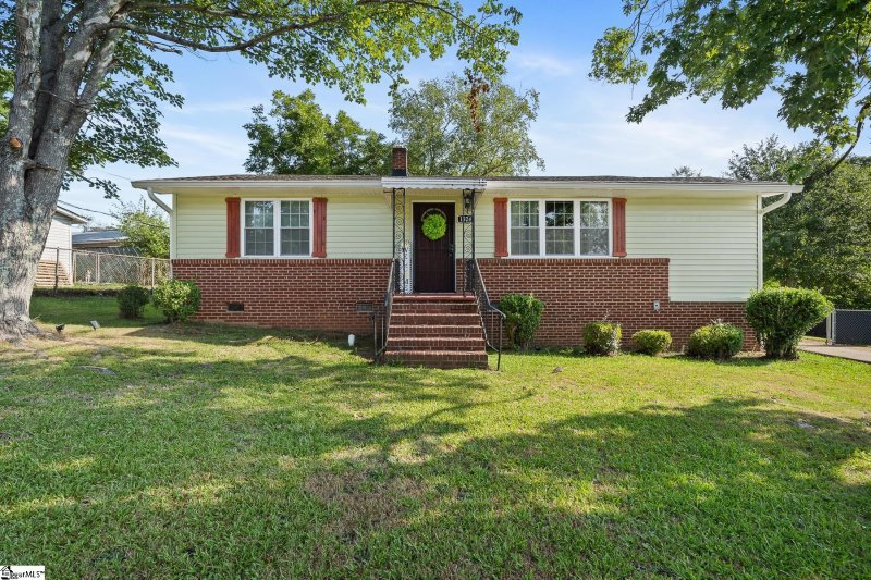 Property image 2 at 1024 N FRANKLIN Road, Greenville, SC 29617