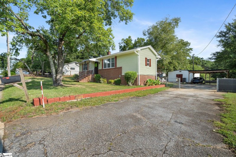 Property image 4 at 1024 N FRANKLIN Road, Greenville, SC 29617