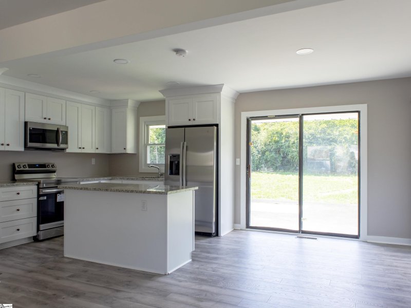 Property image 3 at 111 Abbotsford Drive, Simpsonville, SC 29681