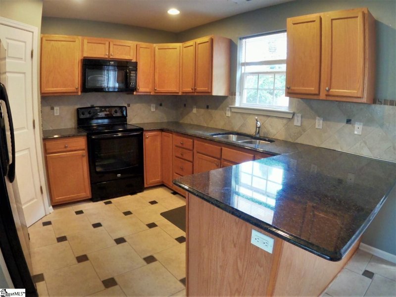 Property image 4 at 16 Laurelhurst Court, Greer, SC 29650