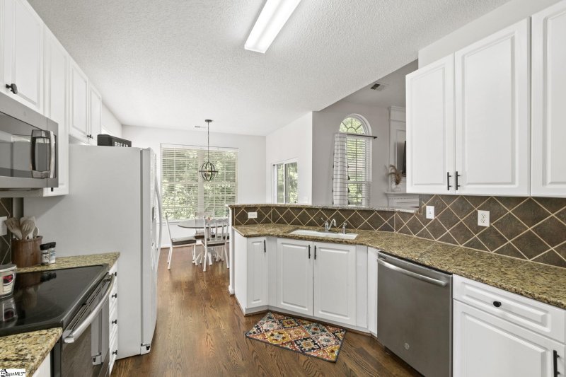 Property image 3 at 7 Stream Run Court, Greenville, SC 29617