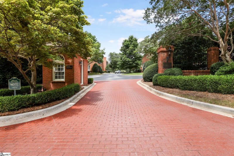 Property image 2 at 110 Kilkenney Court, Greenville, SC 29615