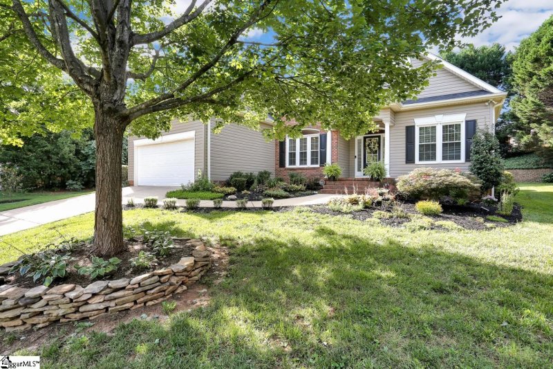 Property image 2 at 4 Covey Court, Greer, SC 29650