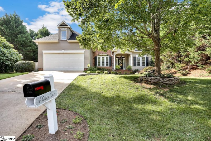Property image 3 at 4 Covey Court, Greer, SC 29650