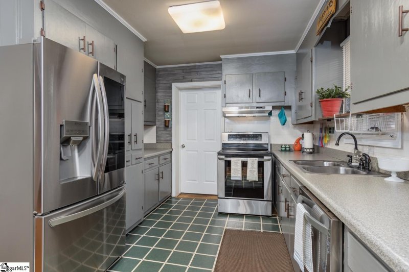 Property image 3 at 9 EL PASO Drive, Greenville, SC 29617