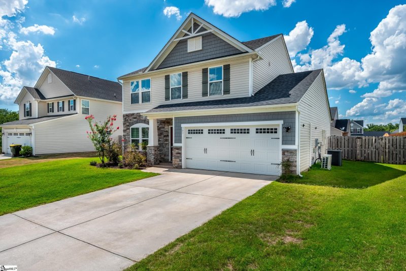 Property image 2 at 303 Vicksburg Drive, Piedmont, SC 29673