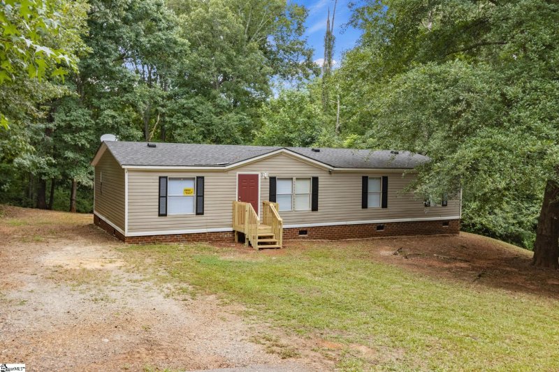 Property image 2 at 141 Lynn Street, Anderson, SC 29624