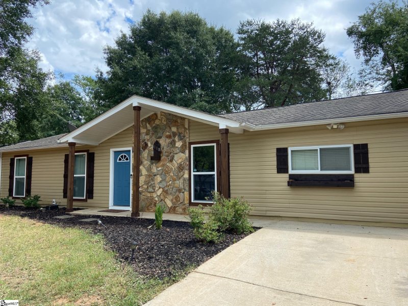 Property image 2 at 118 Osmond Drive, Taylors, SC 29687