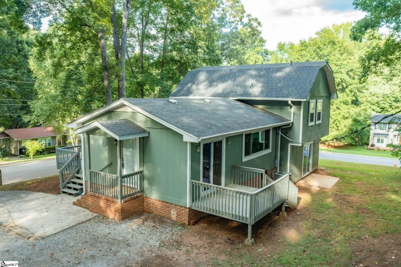 Property image 2 at 201 Wendfield Drive, Travelers Rest, SC 29690