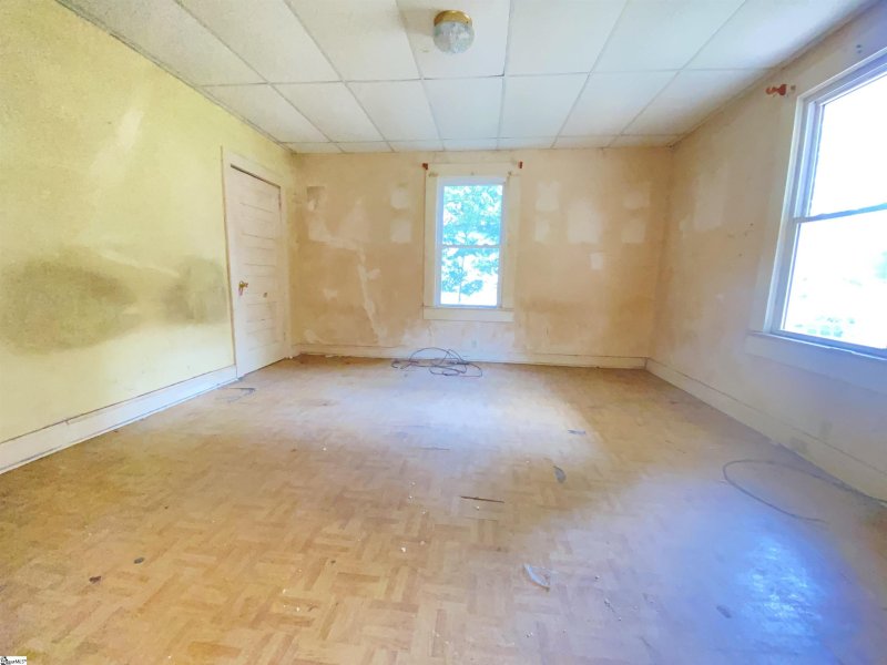 Property image 4 at 42 3rd Avenue, Greenville, SC 29611