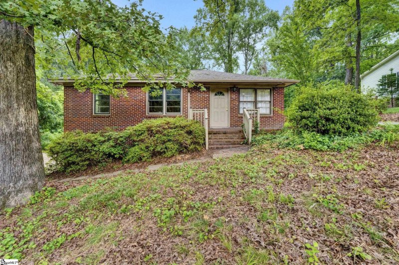 6 Woodburn Drive