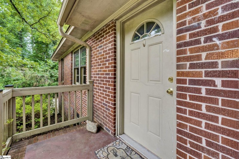 Property image 4 at 6 Woodburn Drive, Taylors, SC 29687