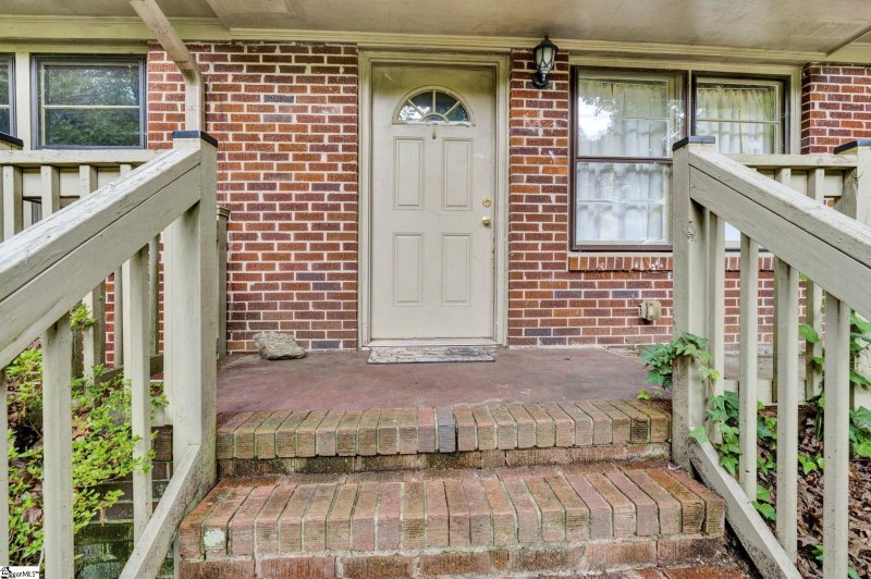Property image 5 at 6 Woodburn Drive, Taylors, SC 29687