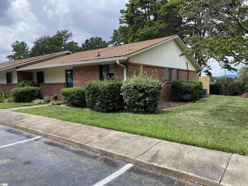 Property image 2 at 65 Briarridge Court, Greenville, SC 29615