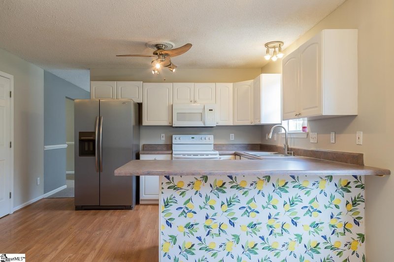 Property image 2 at 9 Michell Drive, Taylors, SC 29687