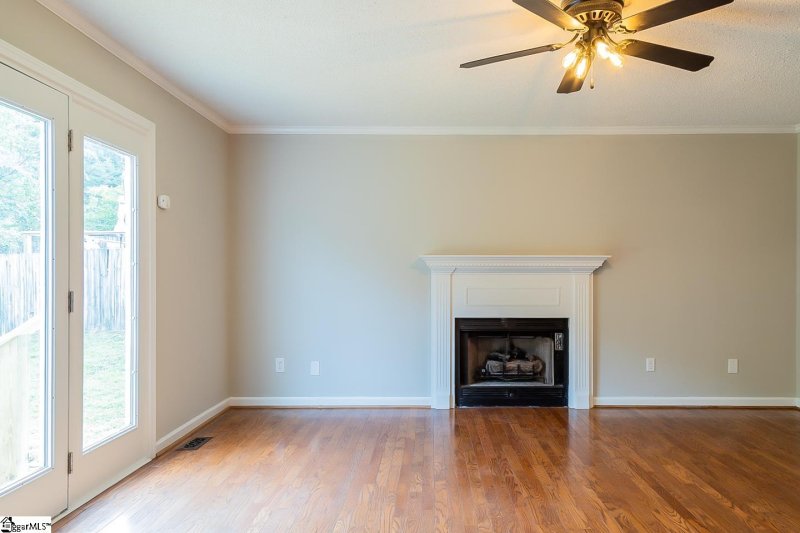 Property image 3 at 9 Michell Drive, Taylors, SC 29687