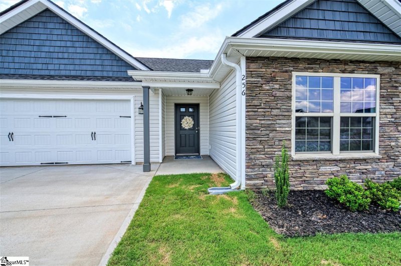 Property image 2 at 256 Lockeland Park Drive, Simpsonville, SC 29681